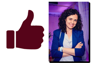 obraz kciuka w górę w barwach Wydziału Anglistyki nałożony oraz zdjęcie dr hab. Urszuli Kizelbach