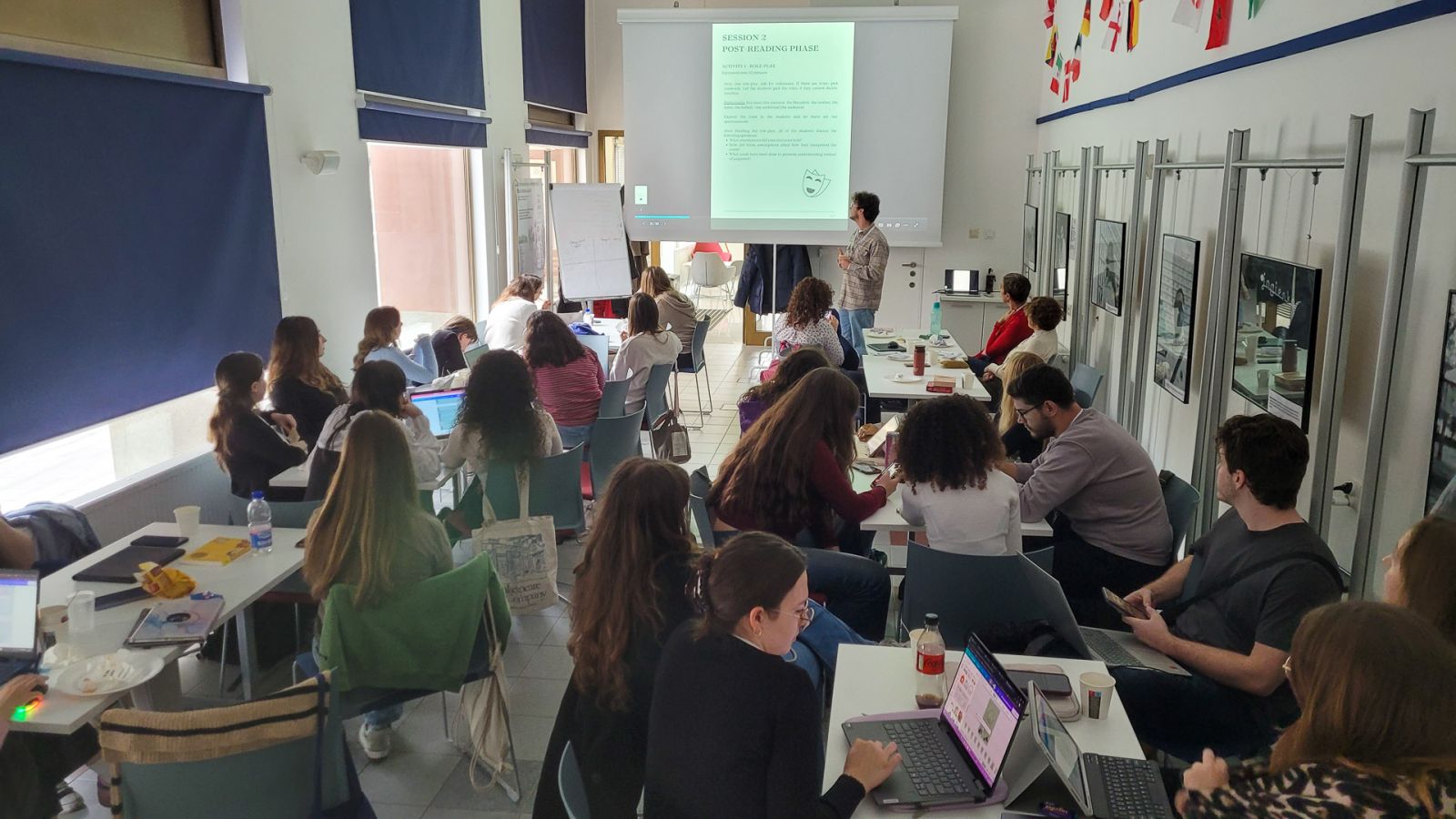 photograph: group of more than ten people in a seminar room