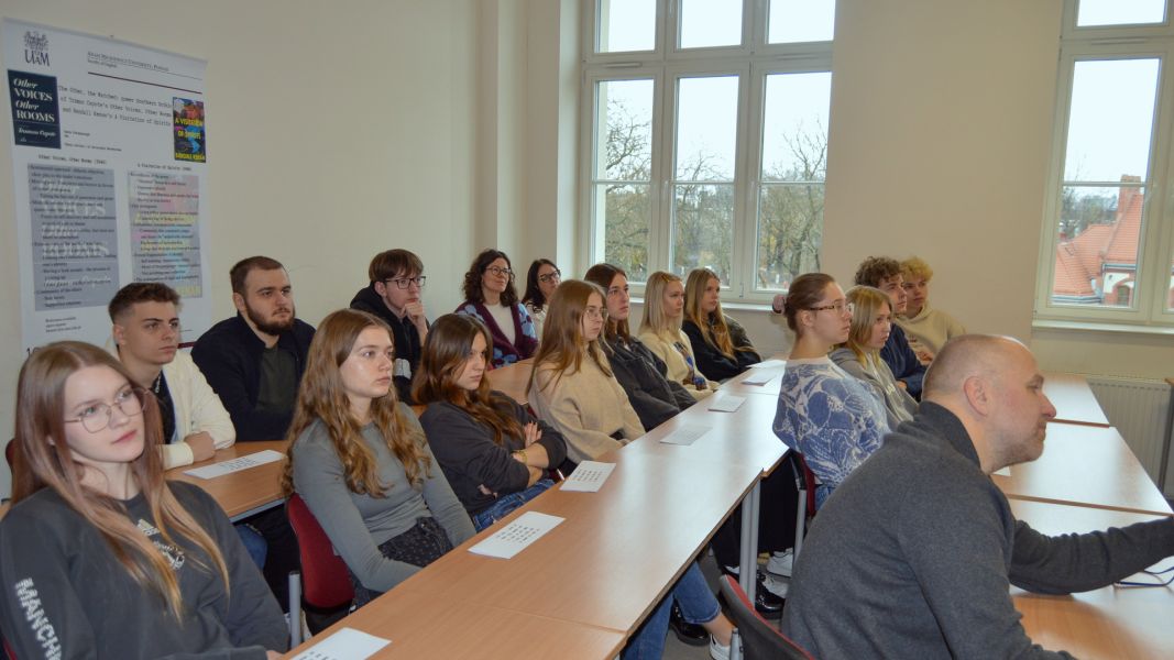 zdjęcie: publiczność siedząca w sali seminaryjnej