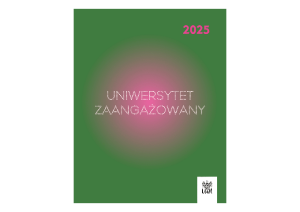 COIL  w sylabusie musi być zapisana „praca projektowa”  zdjęcie: grupa kilkudziesięciu osób stoi na scenie zdjęcie: dwie osoby pozują na tle sceny   https://anglistyka.amu.edu.pl/aktualnosci/ogolne/wydzial/2025/obchody-60-lecia-ii-lo-w-koninie  obchody-60-lecia-ii-lo-w-koninie   ********   Okładka raportu „Uniwersytet Zaangażowany 2025”, w prawym dolnym rogu logo UAM
